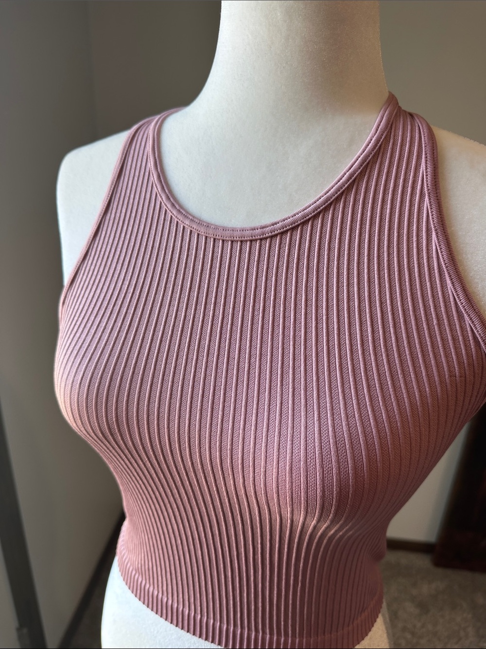 Fabletics Mauve Ribbed Racerback Crop Top - Picture 4 of 8